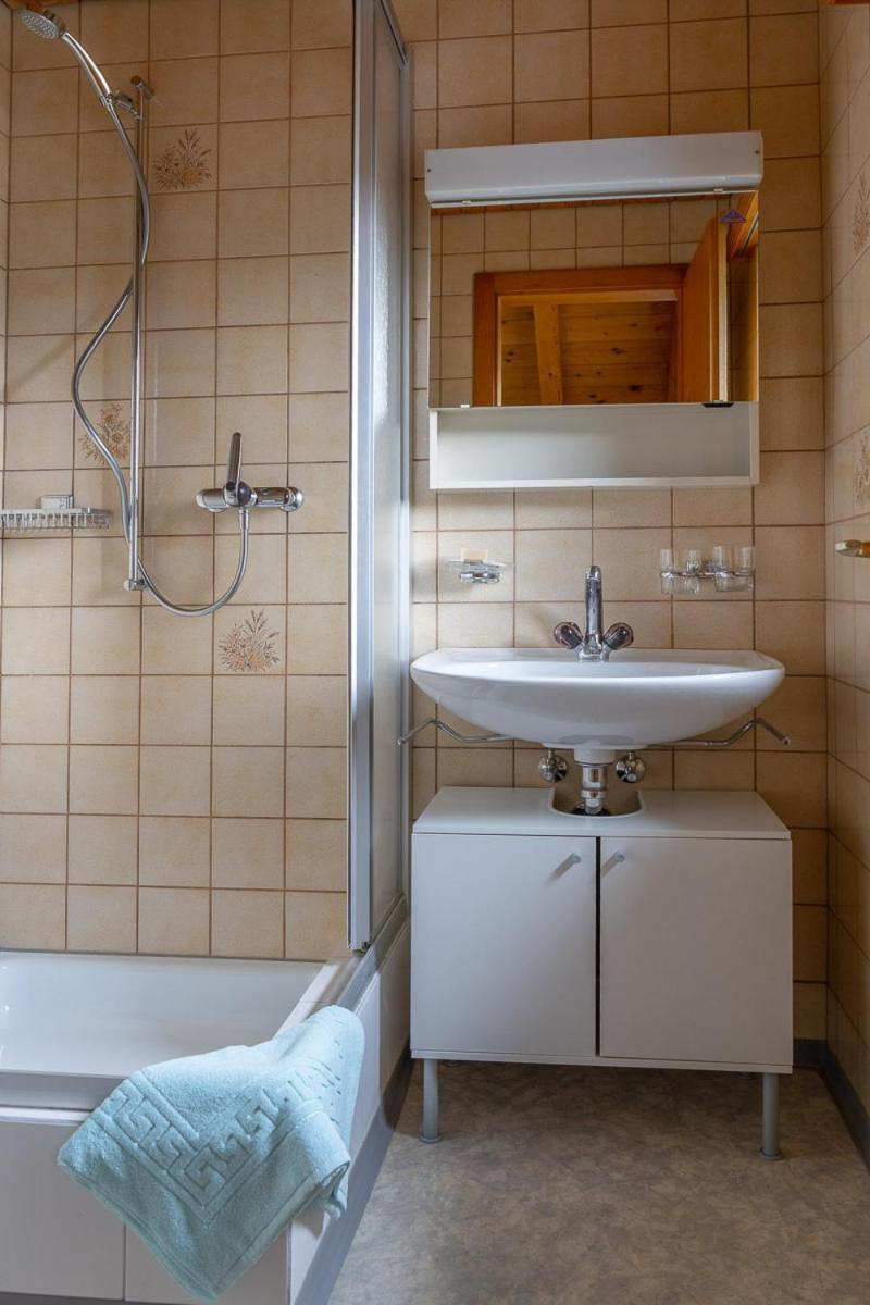 Chrona Bed & Breakfast Jenaz 객실 사진