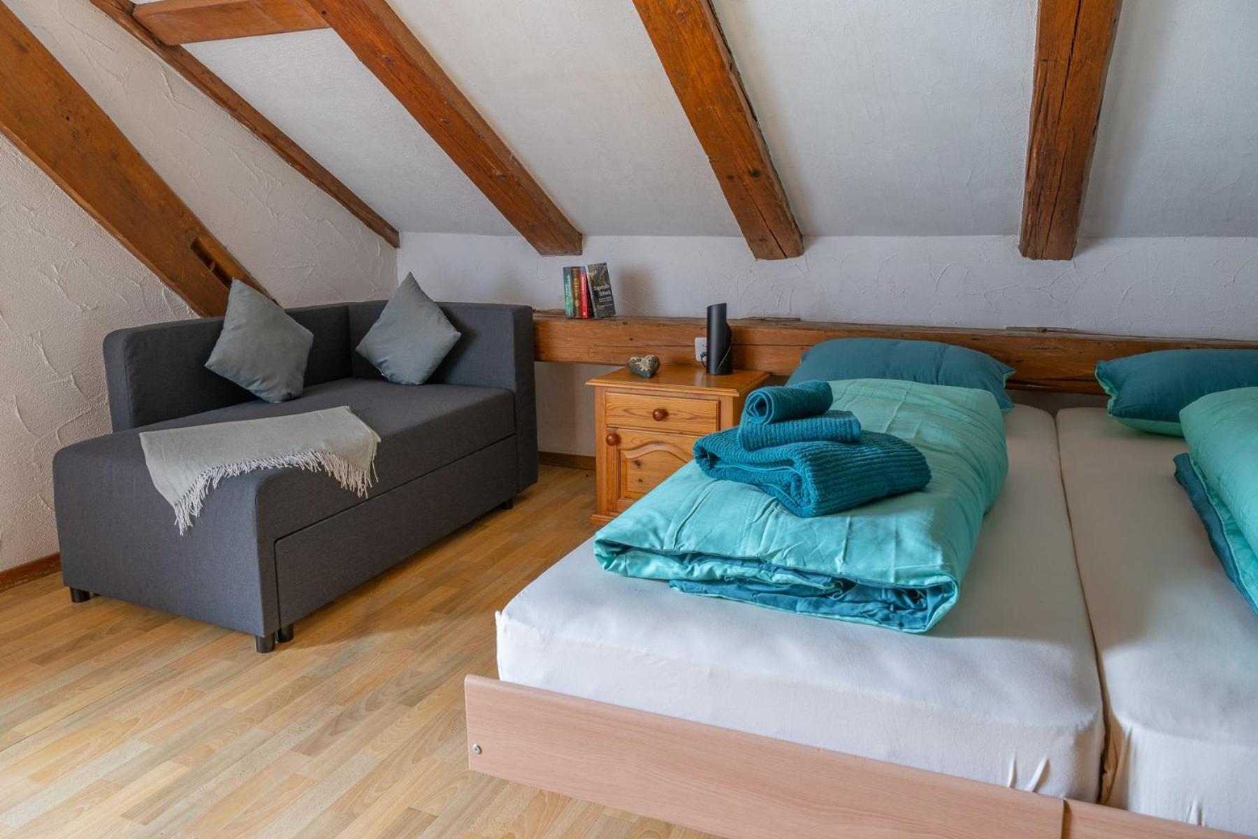 Chrona Bed & Breakfast Jenaz 객실 사진