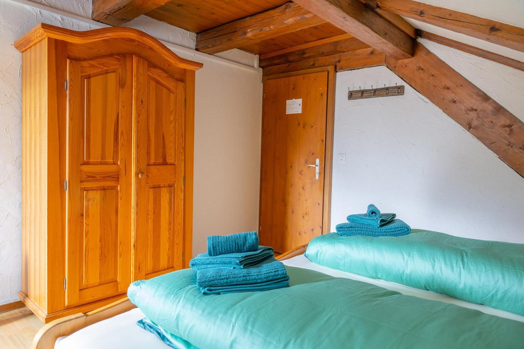 Chrona Bed & Breakfast Jenaz 객실 사진